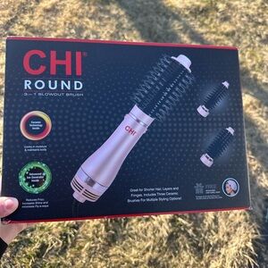 Round 3-in-1 Blowout Brush - Silver